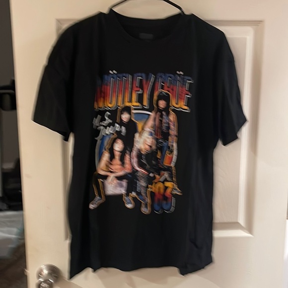 Tops - American classics women’s t shirt, black sizeL with Motley Crue